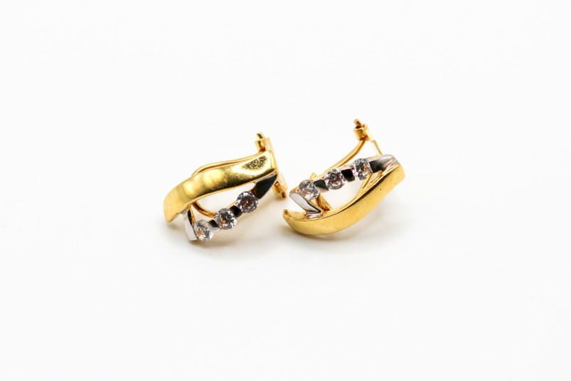 Pendiente de oro de 18k. de segunda mano. Joyería de ocasión | ROYALHYSTERIA
