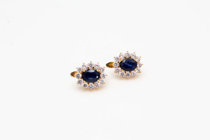 Pendiente de oro de 18k. de segunda mano. Joyería de ocasión | ROYALHYSTERIA