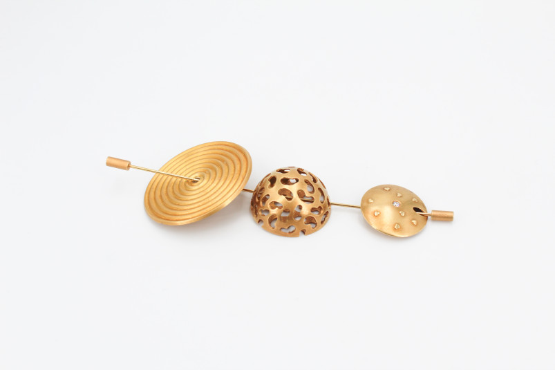 Broche de oro de 18k. de segunda mano. Joyería de ocasión | ROYALHYSTERIA