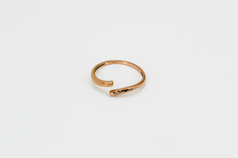 Anillo de oro de 18k. de segunda mano. Joyería de ocasión | ROYALHYSTERIA