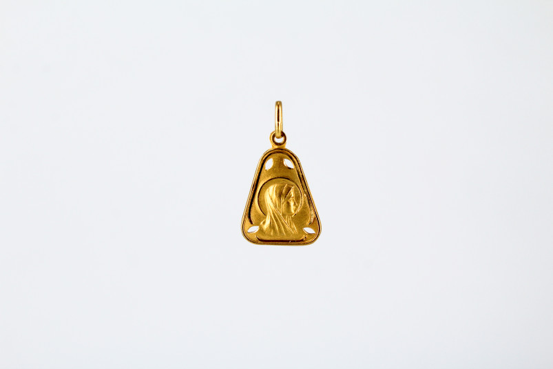 Medalla de oro de 18k. de segunda mano. Joyería de ocasión | ROYALHYSTERIA