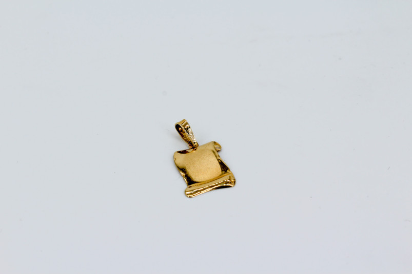 Medalla de oro de 18k. de segunda mano. Joyería de ocasión | ROYALHYSTERIA