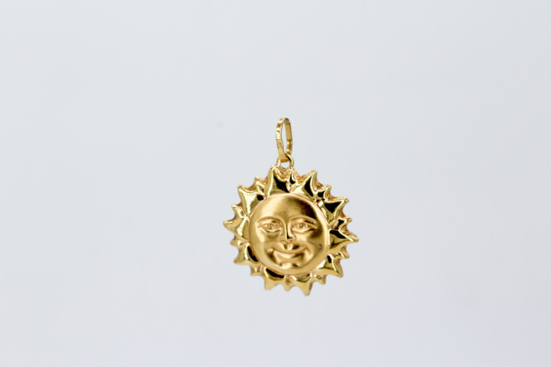 Colgante de oro de 18k. de segunda mano. Joyería de ocasión | ROYALHYSTERIA