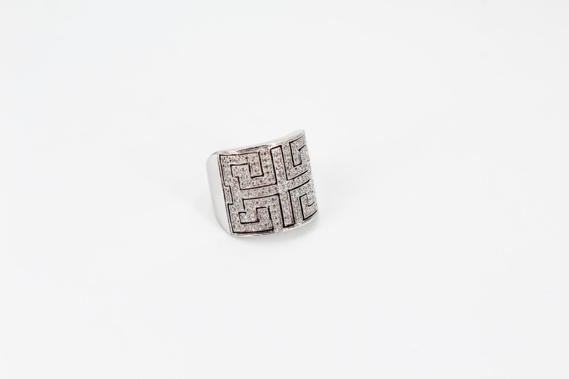 Anillo de oro blanco de 18k. de segunda mano. Joyería de ocasión | ROYALHYSTERIA