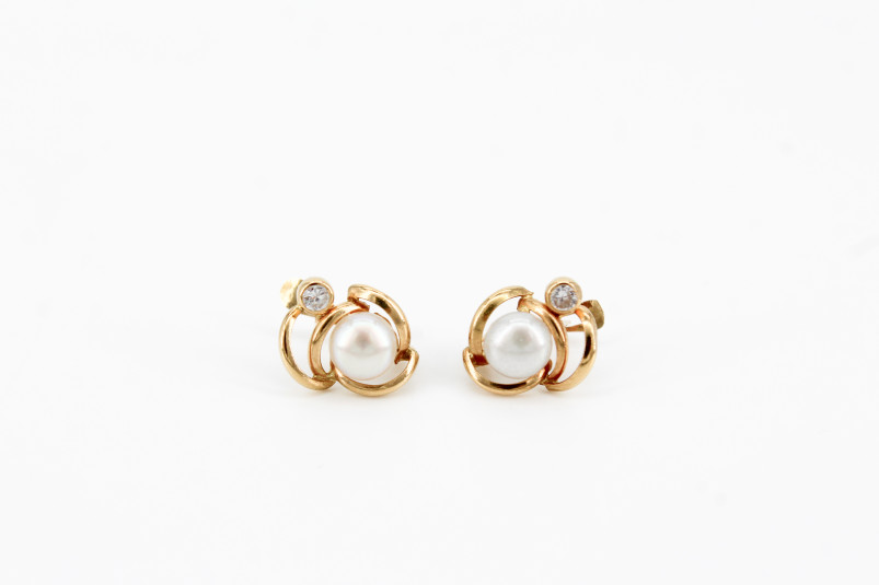 Pendiente de oro de 18k. de segunda mano. Joyería de ocasión | ROYALHYSTERIA