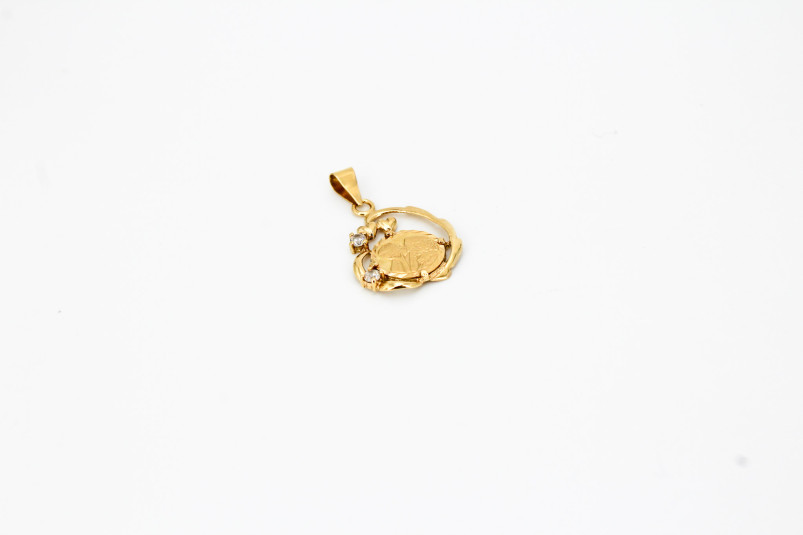 Colgante de oro de 18k. de segunda mano. Joyería de ocasión | ROYALHYSTERIA