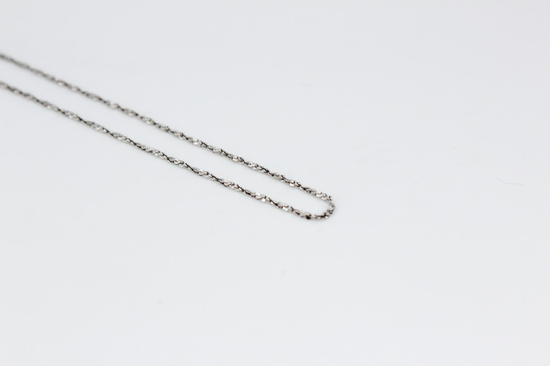 Gargantilla de oro blanco de 18k. de segunda mano. Joyería de ocasión | ROYALHYSTERIA