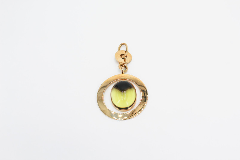 Colgante de oro de 18k. de segunda mano. Joyería de ocasión | ROYALHYSTERIA