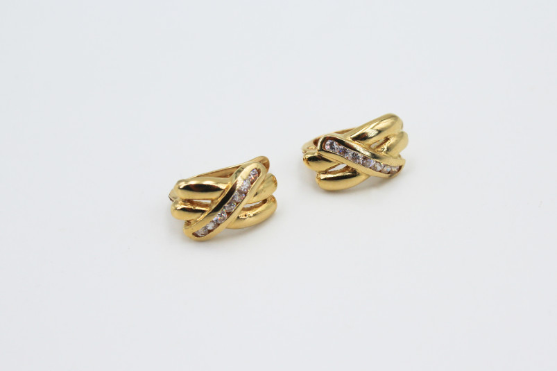 Pendiente de oro de 18k. de segunda mano. Joyería de ocasión | ROYALHYSTERIA