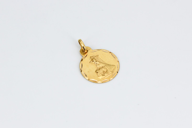 Medalla de oro de 18k. de segunda mano. Joyería de ocasión | ROYALHYSTERIA