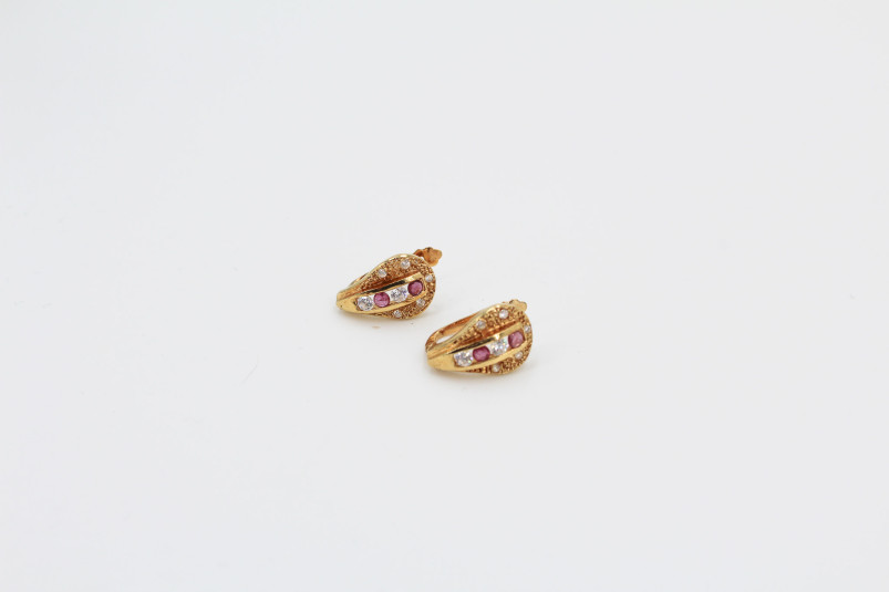 Pendiente de oro de 18k. de segunda mano. Joyería de ocasión | ROYALHYSTERIA