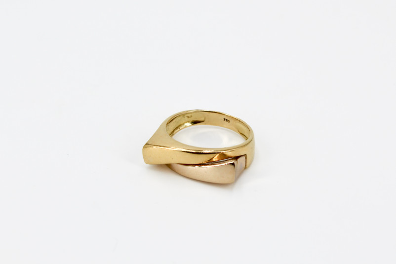 Anillo de oro de 18k. de segunda mano. Joyería de ocasión | ROYALHYSTERIA