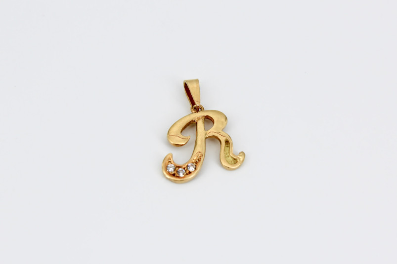 Colgante de oro de 18k. de segunda mano. Joyería de ocasión | ROYALHYSTERIA