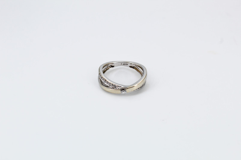 Anillo de oro blanco de 18k. de segunda mano. Joyería de ocasión | ROYALHYSTERIA