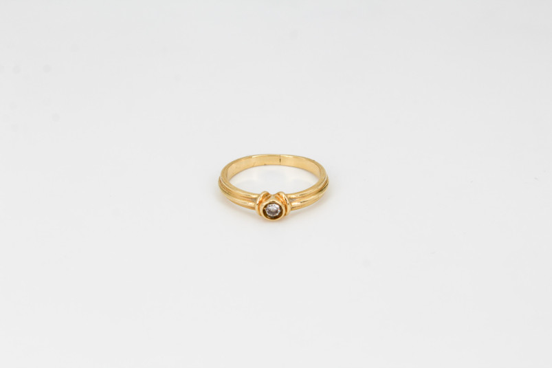 Anillo de oro de 18k. de segunda mano. Joyería de ocasión | ROYALHYSTERIA
