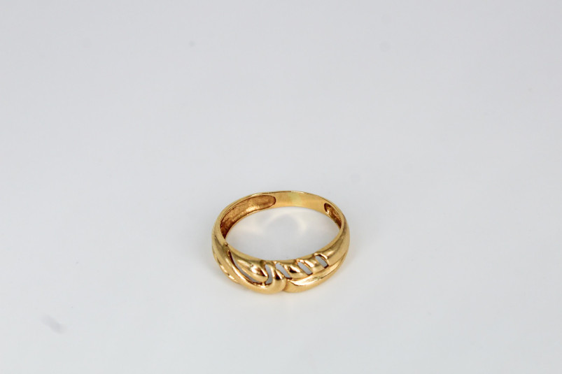Anillo de oro de 18k. de segunda mano. Joyería de ocasión | ROYALHYSTERIA