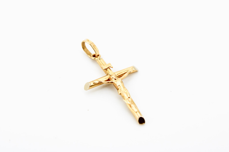 Cruz de oro de 18k. de segunda mano. Joyería de ocasión | ROYALHYSTERIA