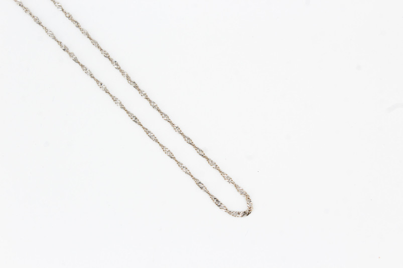 Cadena de oro blanco de 18k. de segunda mano. Joyería de ocasión | ROYALHYSTERIA