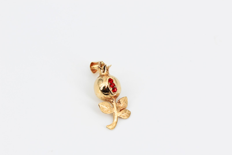 Colgante de oro de 18k. de segunda mano. Joyería de ocasión | ROYALHYSTERIA