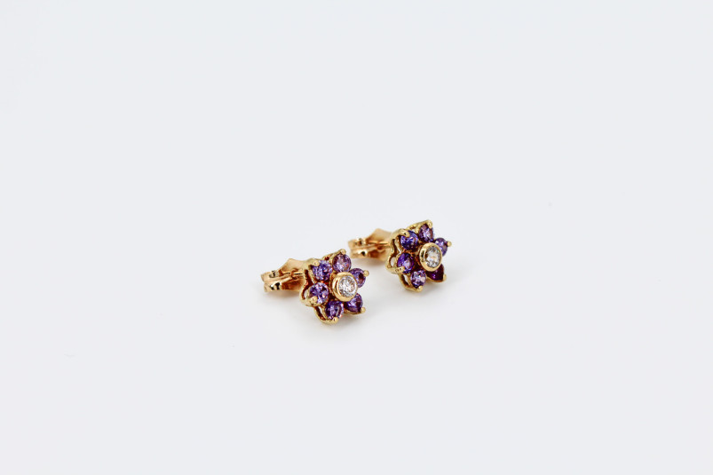 Pendiente de oro de 18k. de segunda mano. Joyería de ocasión | ROYALHYSTERIA