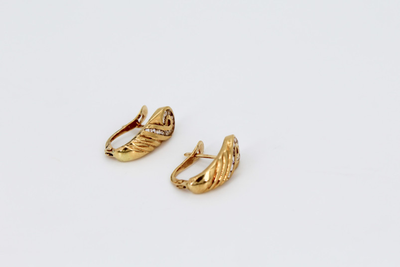 Pendiente de oro de 18k. de segunda mano. Joyería de ocasión | ROYALHYSTERIA