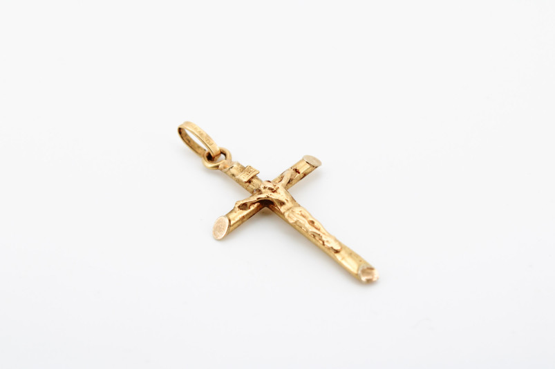 Cruz de oro de 18k. de segunda mano. Joyería de ocasión | ROYALHYSTERIA