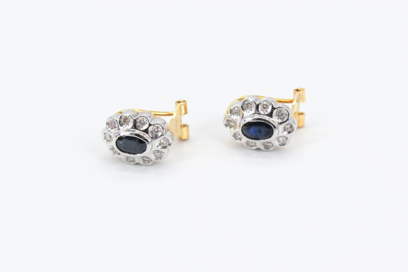 Pendiente de oro combinado de 18k. de segunda mano. Joyería de ocasión | ROYALHYSTERIA