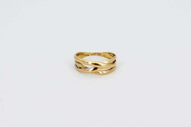 Anillo de oro de 18k. de segunda mano. Joyería de ocasión | ROYALHYSTERIA