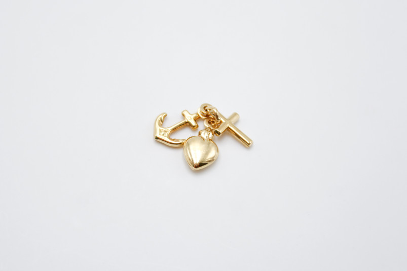 Colgante de oro de 18k. de segunda mano. Joyería de ocasión | ROYALHYSTERIA