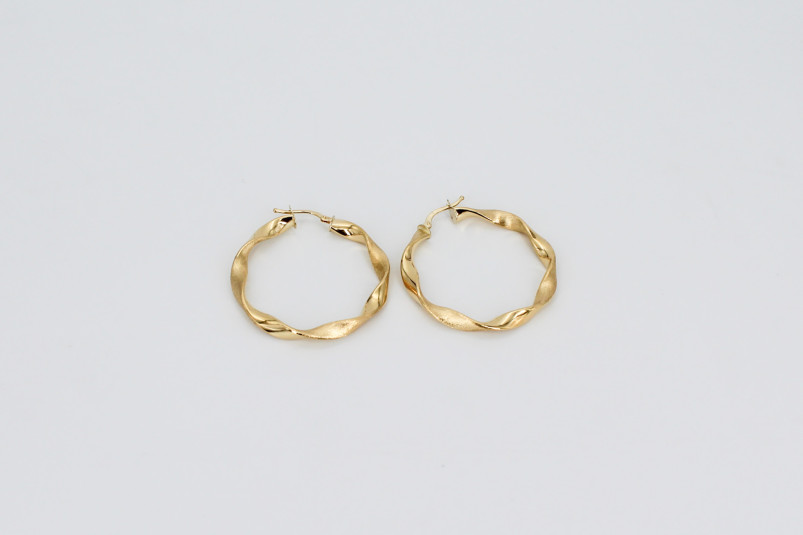Aro de oro de 18k. de segunda mano. Joyería de ocasión | ROYALHYSTERIA