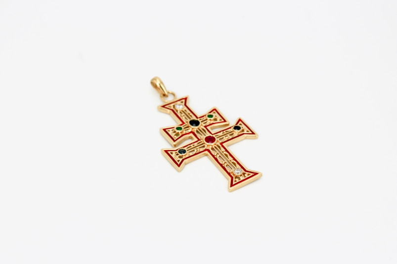 Cruz de oro de 18k. de segunda mano. Joyería de ocasión | ROYALHYSTERIA