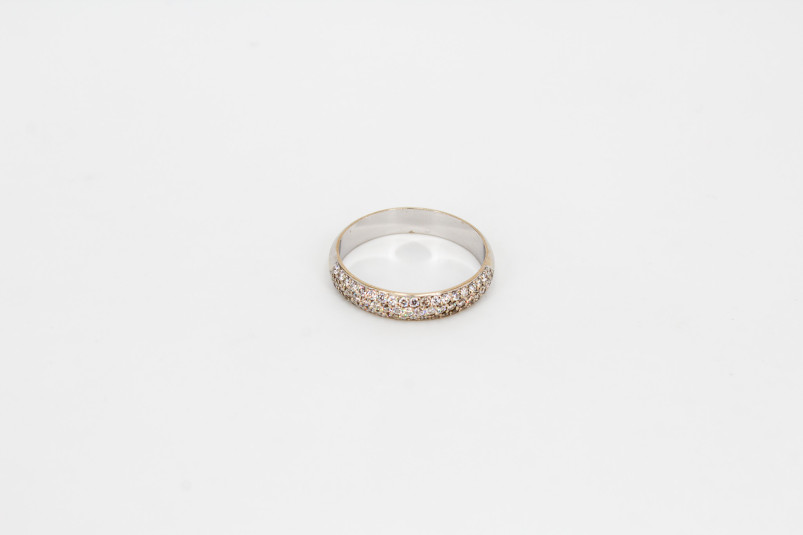 Anillo de oro blanco de 18k con diamantes. de segunda mano. Joyería de ocasión | ROYALHYSTERIA