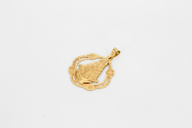 Medalla de oro de 18k. de segunda mano. Joyería de ocasión | ROYALHYSTERIA