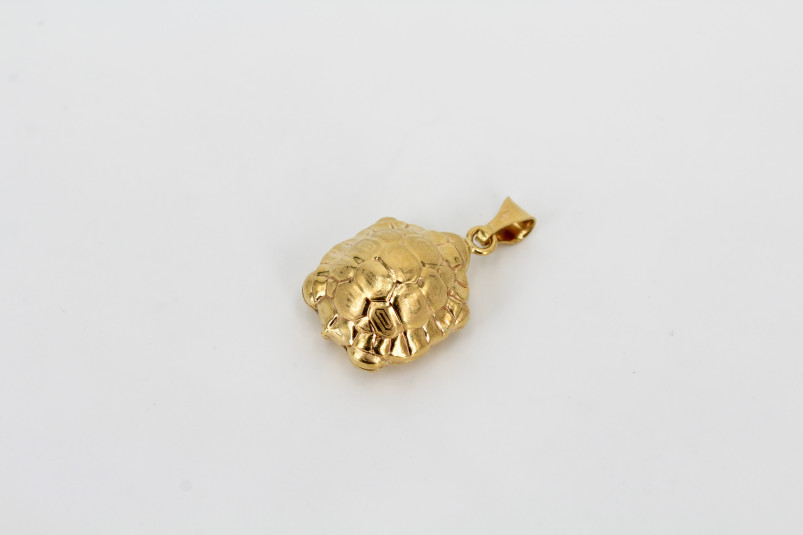 Colgante de oro de 18k. de segunda mano. Joyería de ocasión | ROYALHYSTERIA