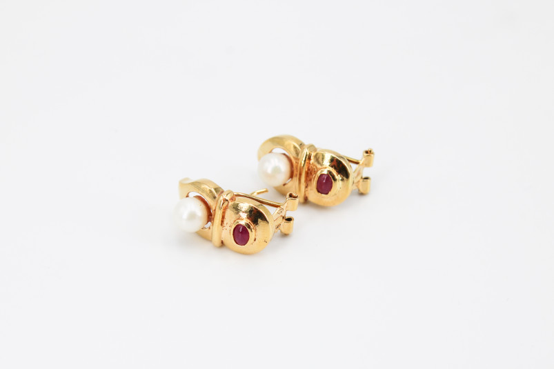 Pendiente de oro de 18k. de segunda mano. Joyería de ocasión | ROYALHYSTERIA