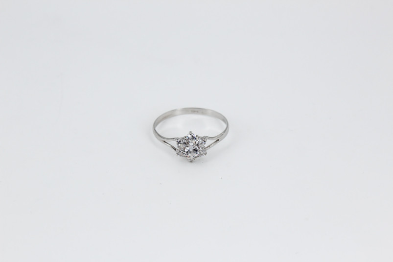 Anillo de oro blanco de 18k. de segunda mano. Joyería de ocasión | ROYALHYSTERIA