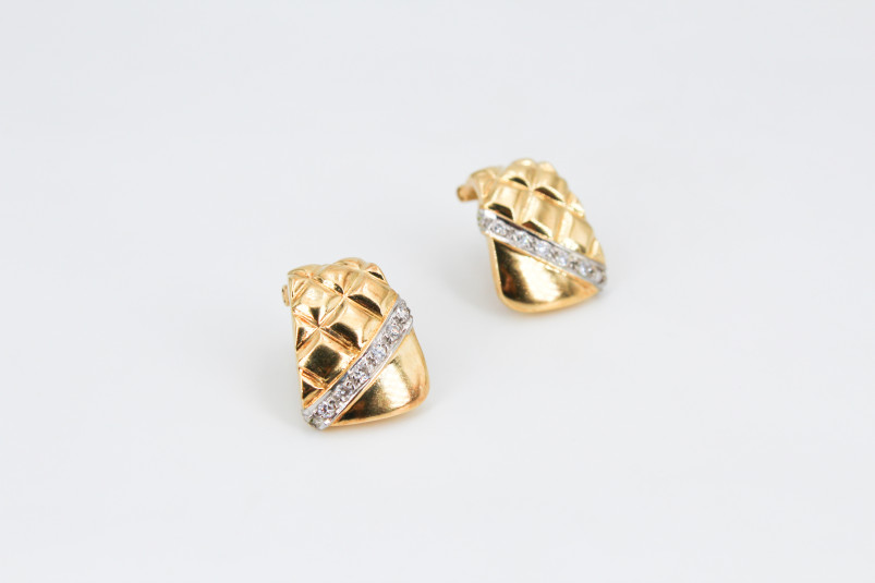 Pendiente de oro de 18k. de segunda mano. Joyería de ocasión | ROYALHYSTERIA