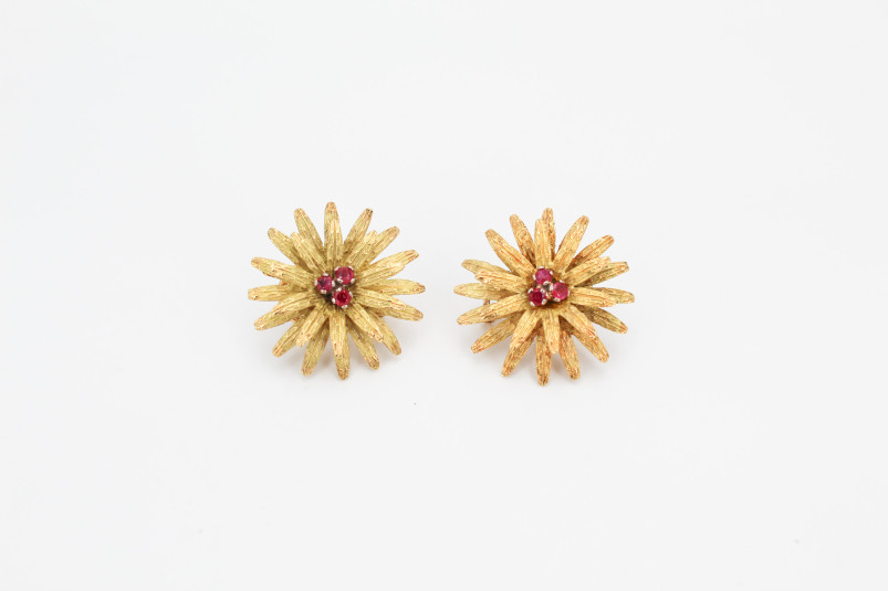 Pendiente de oro de 18k. de segunda mano. Joyería de ocasión | ROYALHYSTERIA