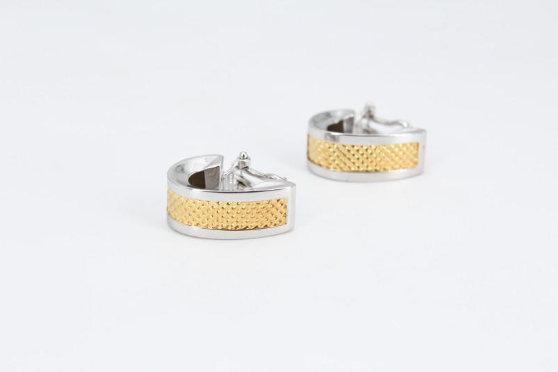 Pendiente de oro combinado de 18k. de segunda mano. Joyería de ocasión | ROYALHYSTERIA