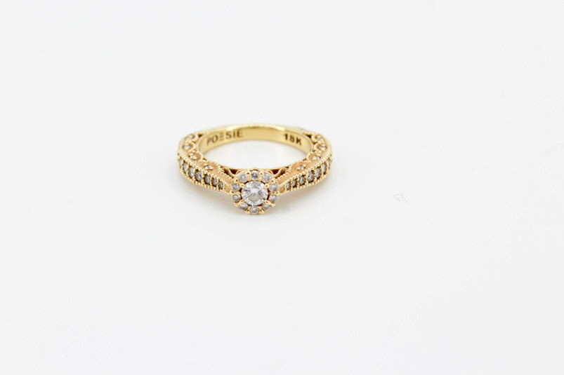 Solitario de oro de 18k con diamantes. de segunda mano. Joyería de ocasión | ROYALHYSTERIA