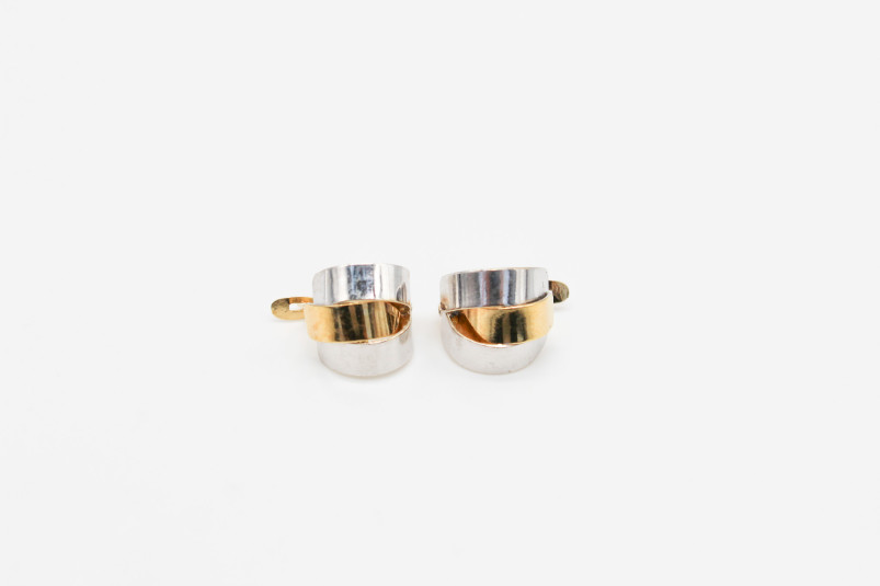 Pendiente de oro combinado de 18k. de segunda mano. Joyería de ocasión | ROYALHYSTERIA