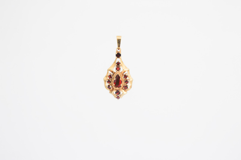 Colgante de oro de 18k. de segunda mano. Joyería de ocasión | ROYALHYSTERIA