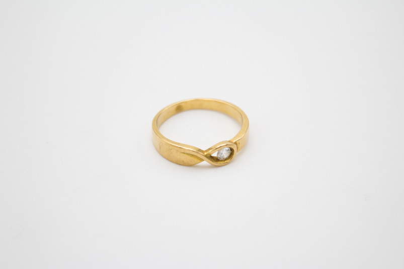 Solitario de oro de 18k. de segunda mano. Joyería de ocasión | ROYALHYSTERIA