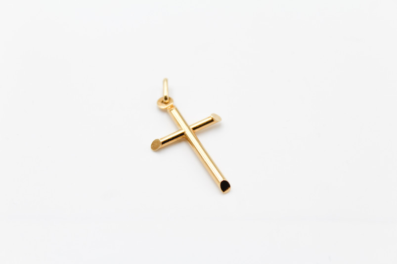 Cruz de oro de 18k. de segunda mano. Joyería de ocasión | ROYALHYSTERIA