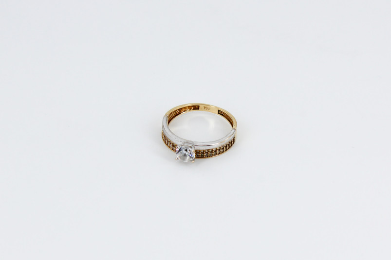 Solitario de oro combinado de 18k. de segunda mano. Joyería de ocasión | ROYALHYSTERIA