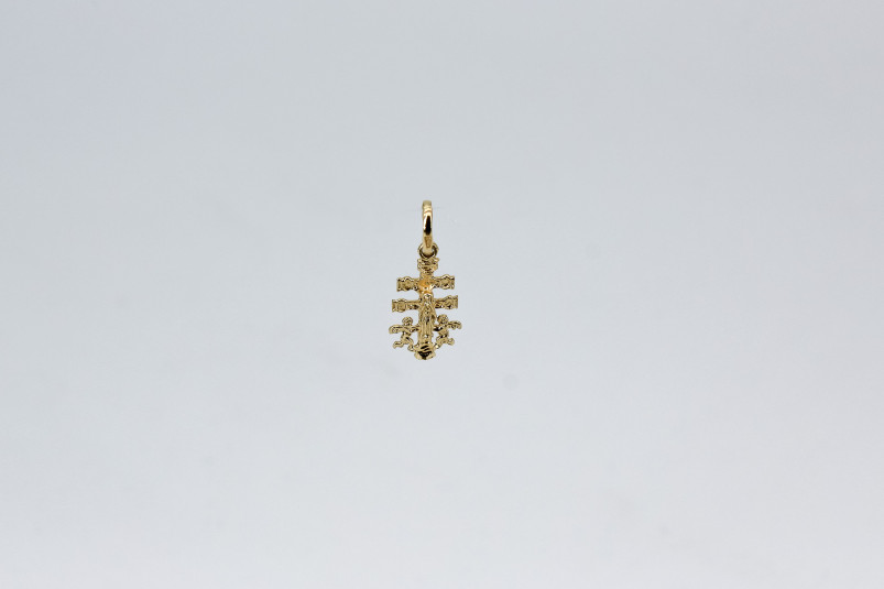 Cruz de oro de 18k. de segunda mano. Joyería de ocasión | ROYALHYSTERIA
