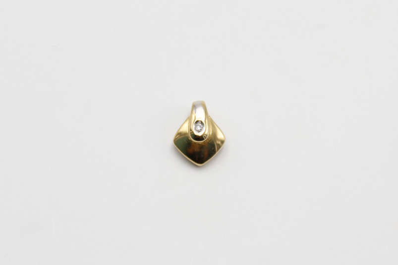 Colgante de oro de 18k. de segunda mano. Joyería de ocasión | ROYALHYSTERIA