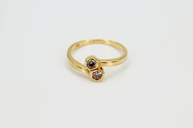 Anillo de oro de 18k. de segunda mano. Joyería de ocasión | ROYALHYSTERIA