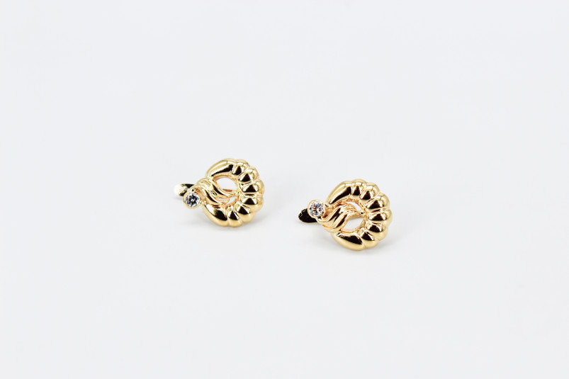 Pendiente de oro de 18k. de segunda mano. Joyería de ocasión | ROYALHYSTERIA