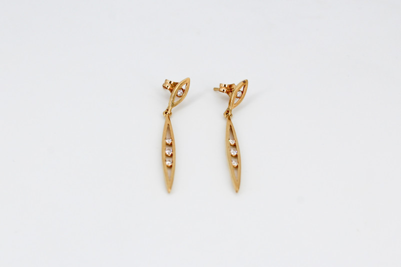 Pendiente de oro de 18k. de segunda mano. Joyería de ocasión | ROYALHYSTERIA
